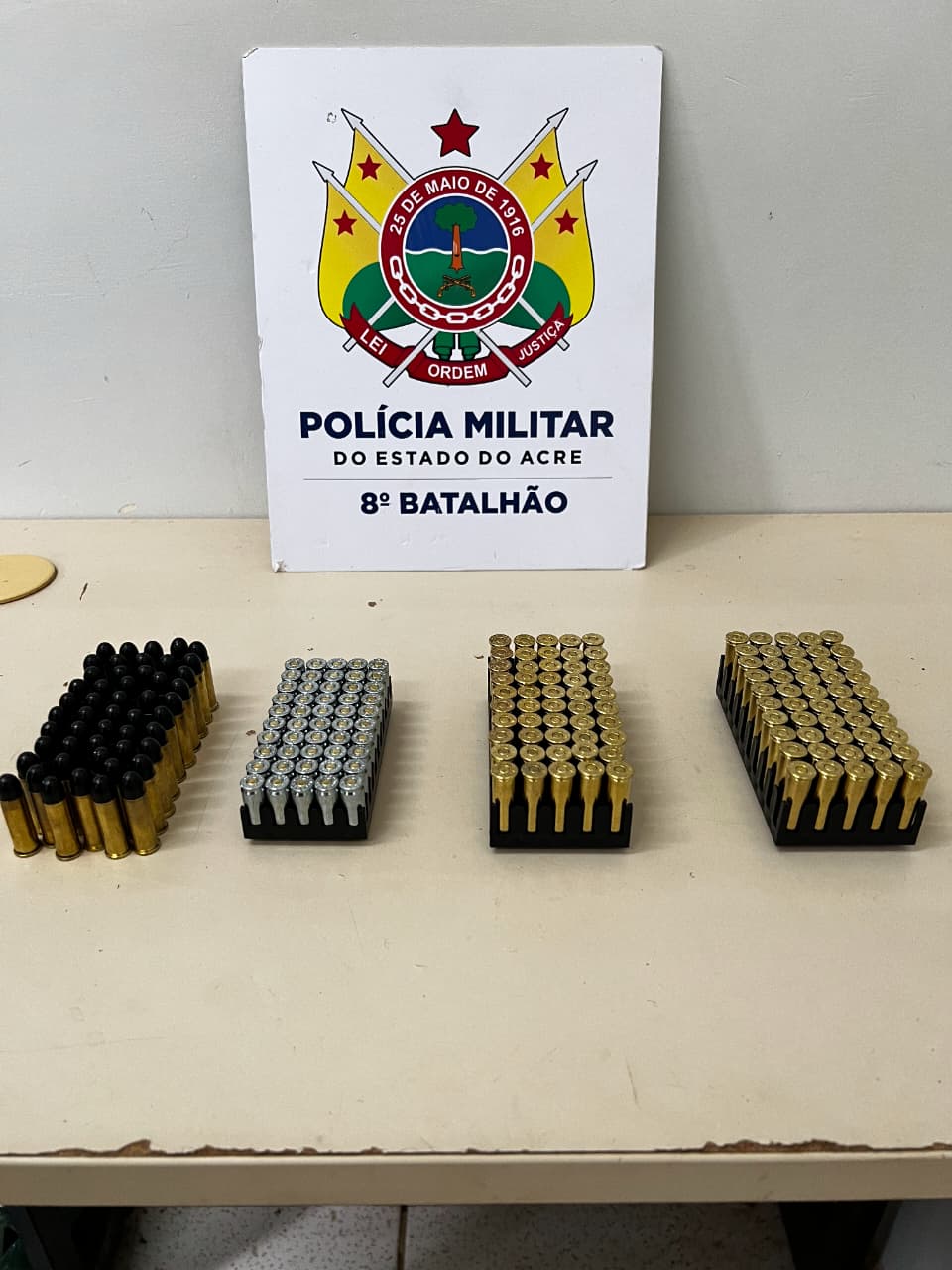 Polícia Militar apreende munições de uso restrito durante barreira na BR-364 em Sena Madureira