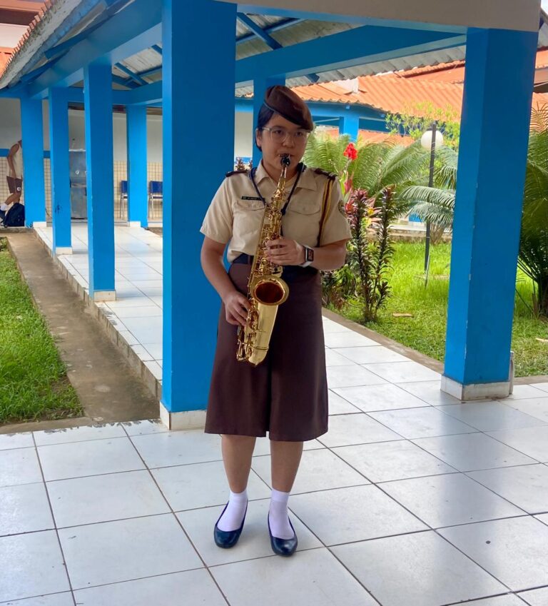 No saxofone, Ana Joyce expressa a disciplina e a dedicação que marcam sua trajetória. Foto: Yana Siva/PMAC.