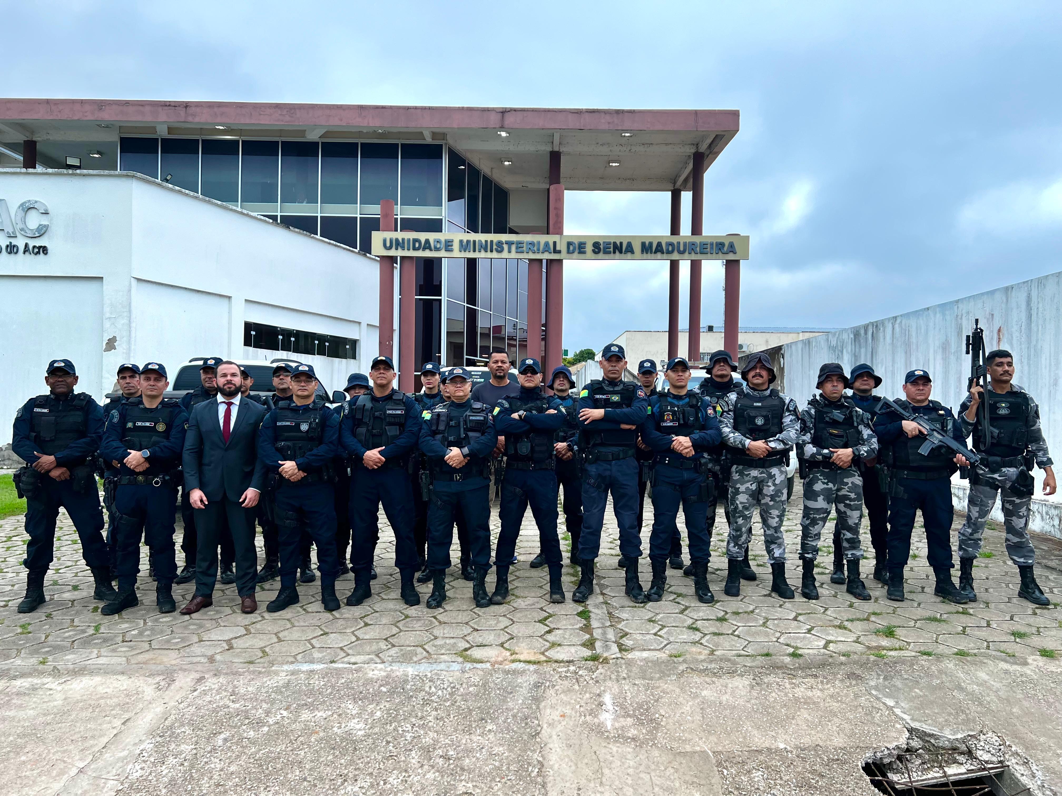 Cerca de 40 policiais militares participam da operação. Foto: cedida
